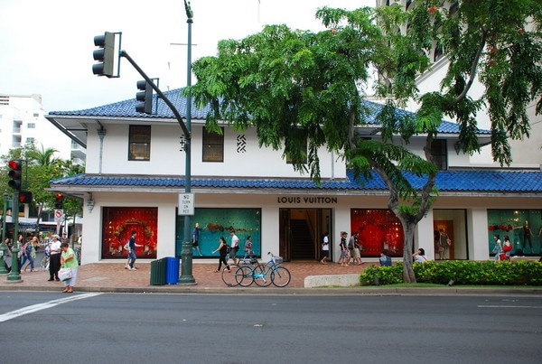 kalakaua ave